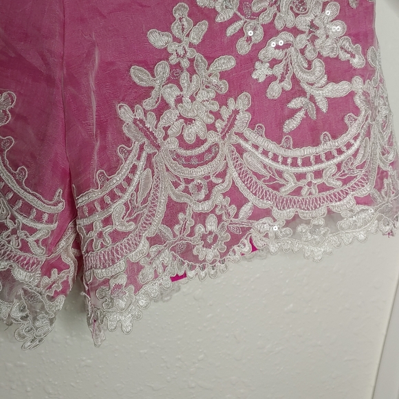 T.Lisa White Lace Shorts Pink Shorts Lace Bottom - Picture 10 of 10